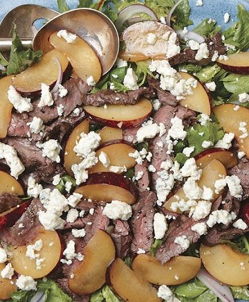 Salada de Bife com Ameixas e Gorgonzola